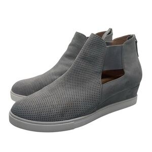Linea Paolo Amanda Slip-on Wedge Leather Bootie in Stone Beige